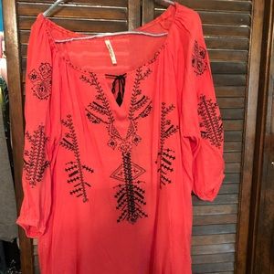 Comfortable red/black top